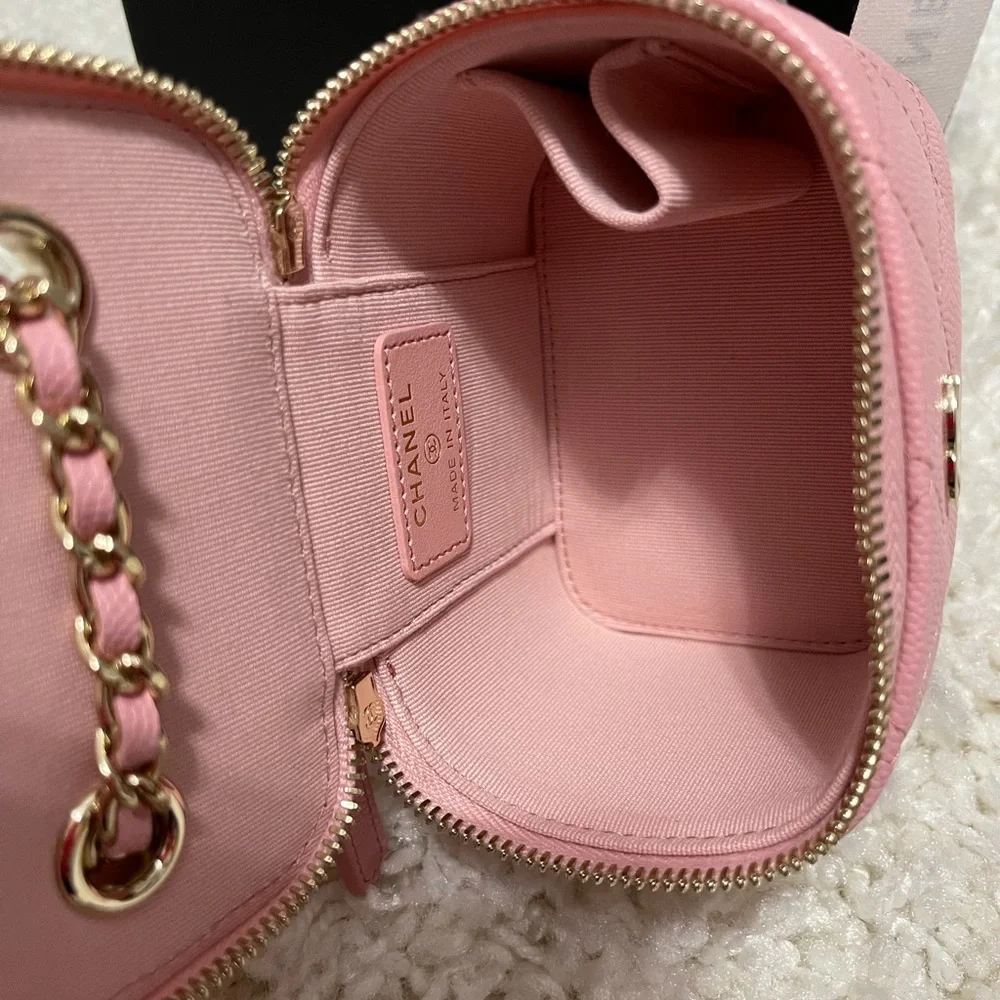 CHANEL Vanity on a Chain Pink Caviar ๐ - Picture 5 of 10